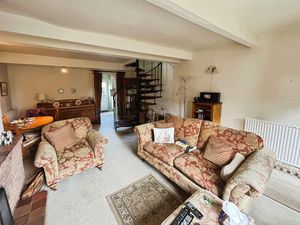 Lounge- click for photo gallery